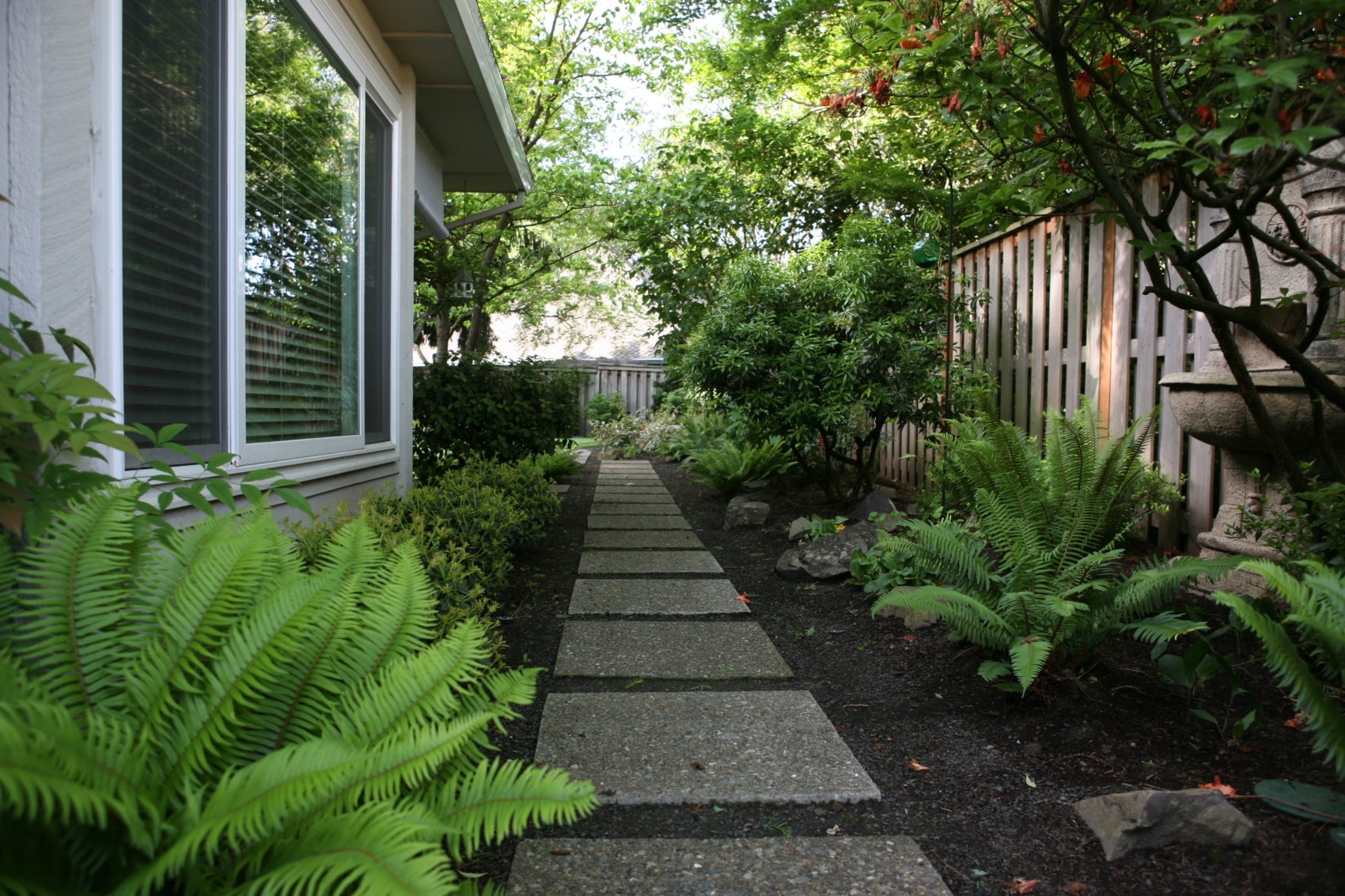 Residential side path